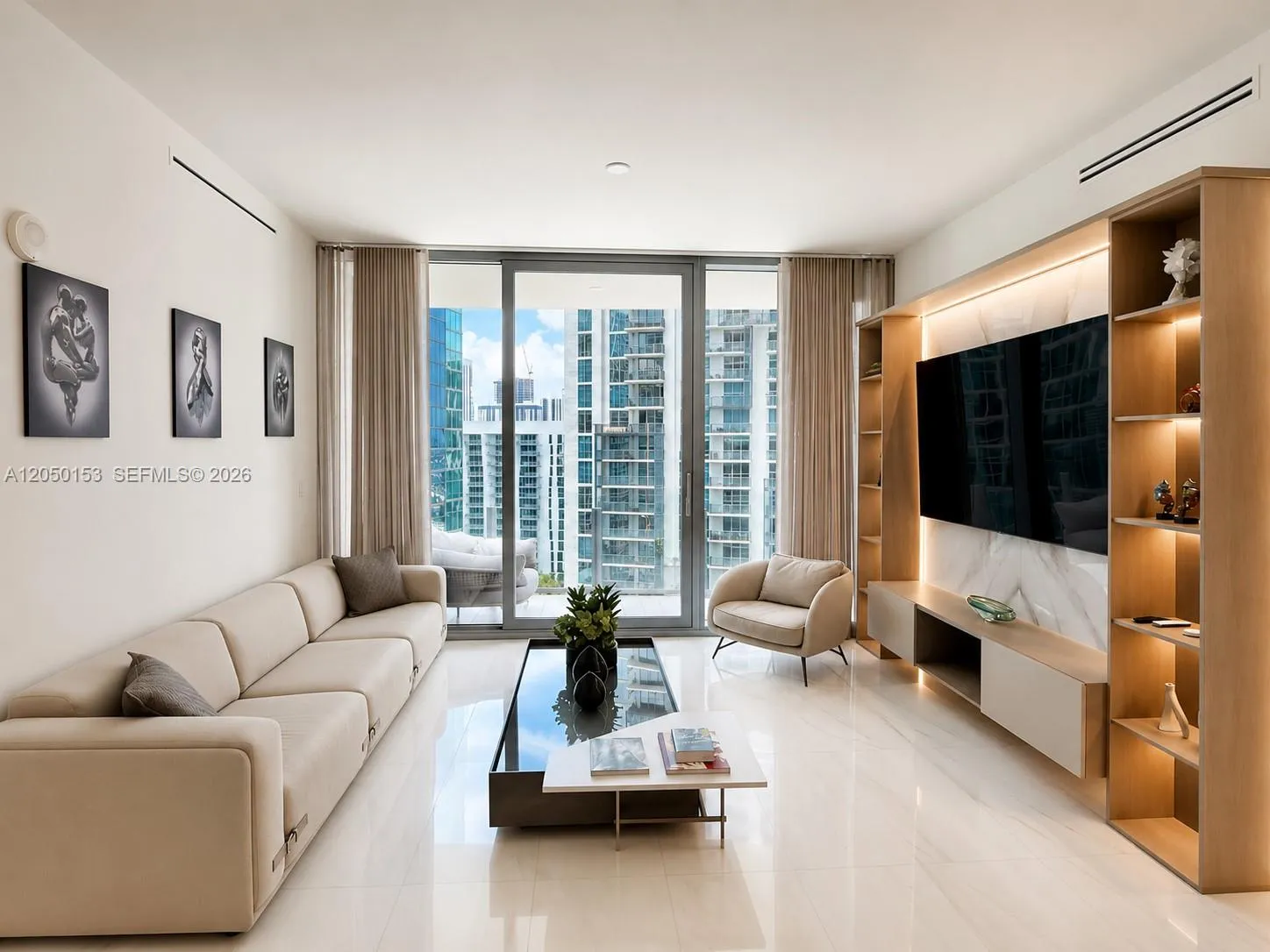 Foto de propiedad en 300 Biscayne Boulevard Way 2609W, Miami, FL 33131 Miami con MLS# 