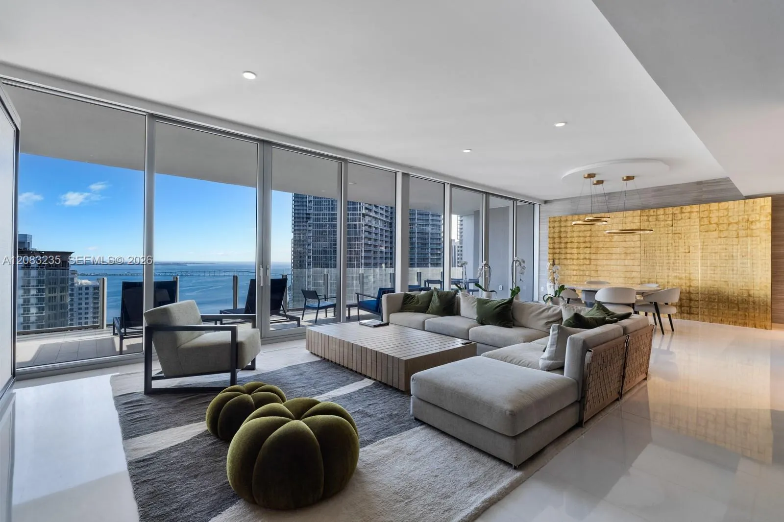 Foto de propiedad en 300 Biscayne Boulevard Way 3302E, Miami, FL 33131 Miami con MLS#