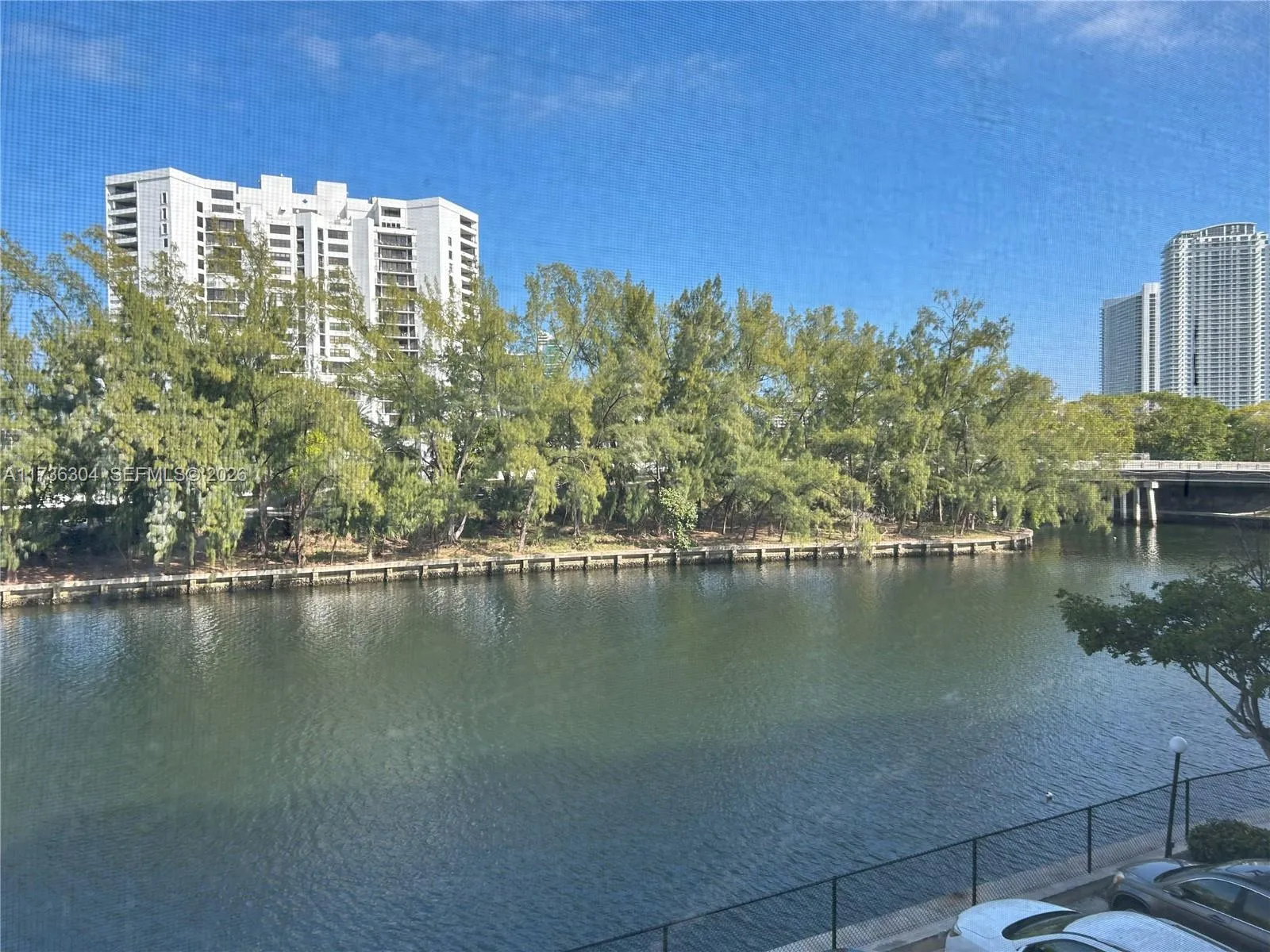 Foto de propiedad en 300 Diplomat Parkway 310, Hallandale Beach, FL 33009 Hallandale Beach con MLS# 