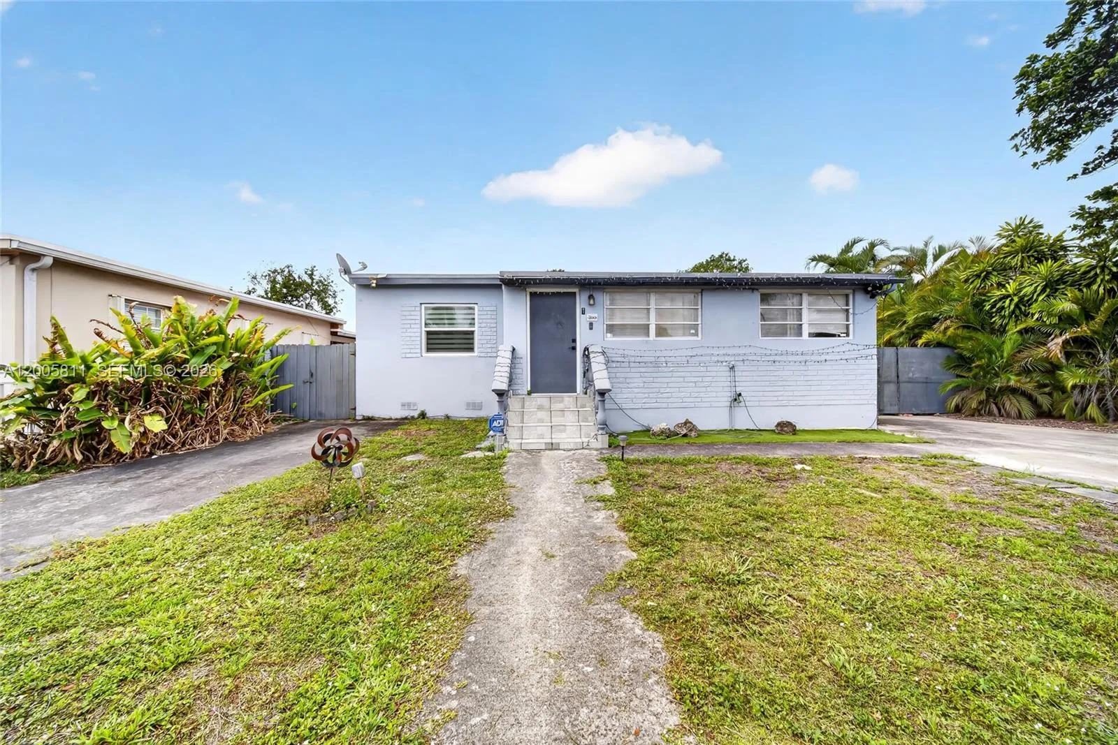 Vendido 300 E 43rd Street, Hialeah, FL 33013, Hialeah, FL 33013