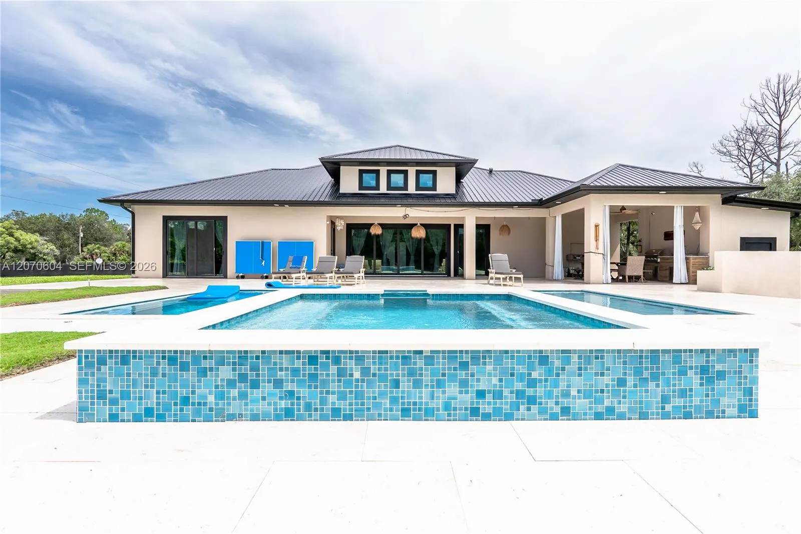 Foto de propiedad en 300 Montura Avenue, Clewiston, FL 33440 Clewiston con MLS# 