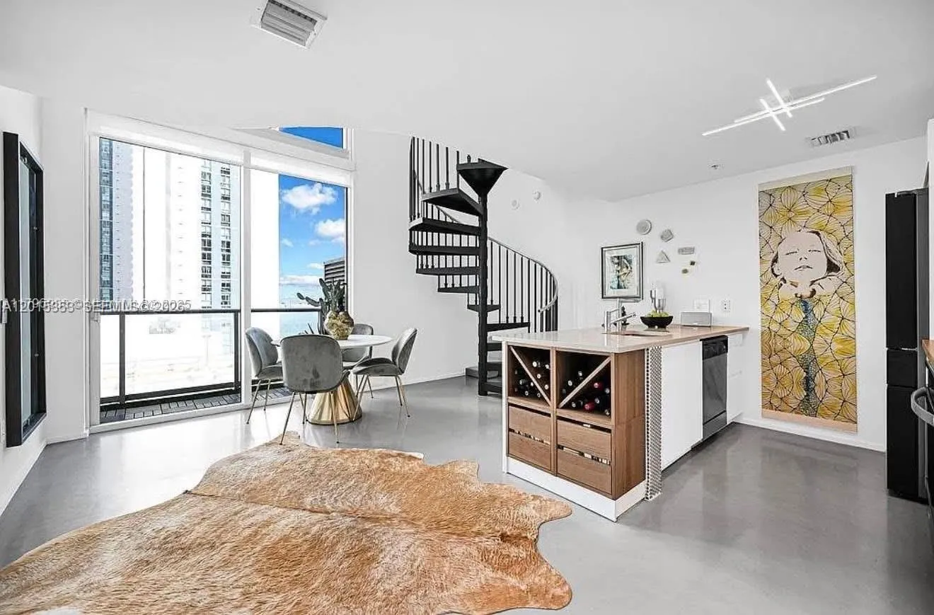 Foto de propiedad en 300 S Biscayne Boulevard L-1232, Miami, FL 33131 Miami con MLS#