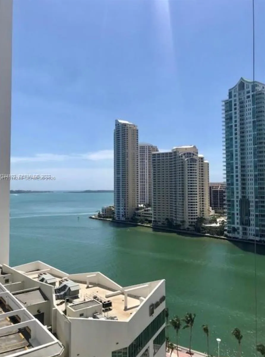 Foto de propiedad en 300 S Biscayne Boulevard L-L32, Miami, FL 33131 Miami con MLS#
