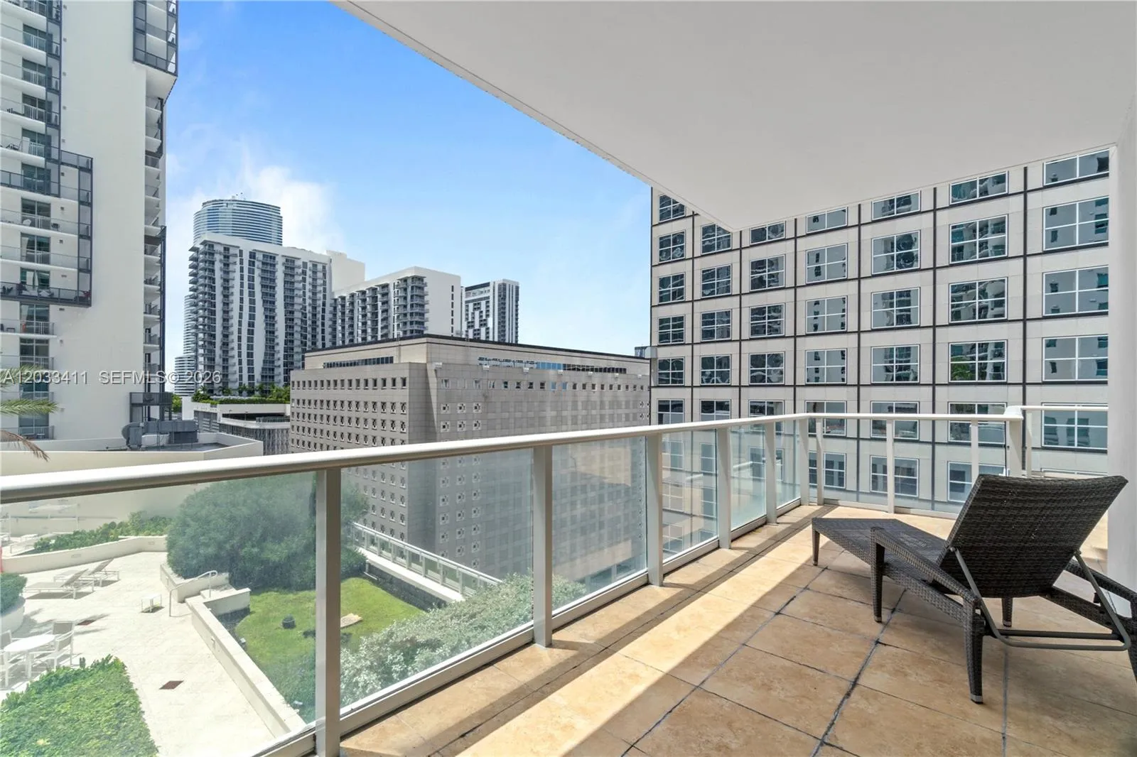 Foto de propiedad en 300 S Biscayne Boulevard T-1411, Miami, FL 33131 Miami con MLS#