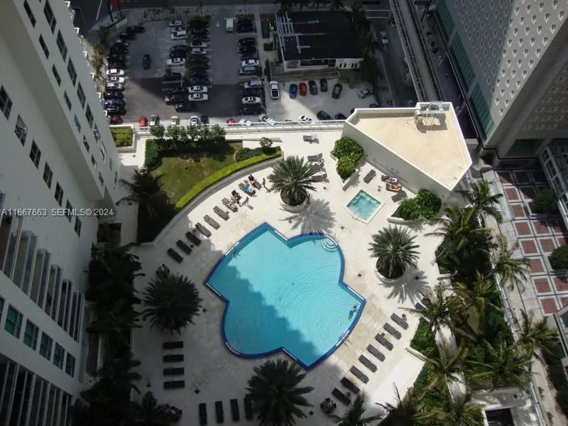 Foto de propiedad en 300 S Biscayne Boulevard T-1703, Miami, FL 33131 Miami con MLS# 