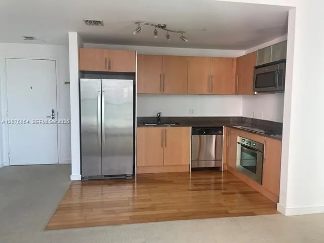 Foto de propiedad en 300 S Biscayne Boulevard T-2303, Miami, FL 33131 Miami con MLS#