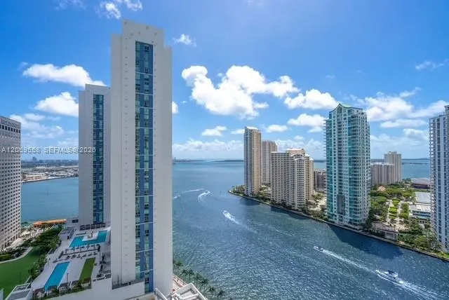 Foto de propiedad en 300 S Biscayne Boulevard T-2416, Miami, FL 33131 Miami con MLS#