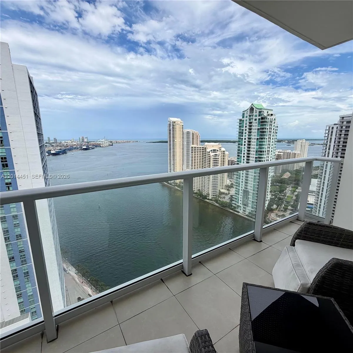 Foto de propiedad en 300 S Biscayne Boulevard T-3212, Miami, FL 33131 Miami con MLS#