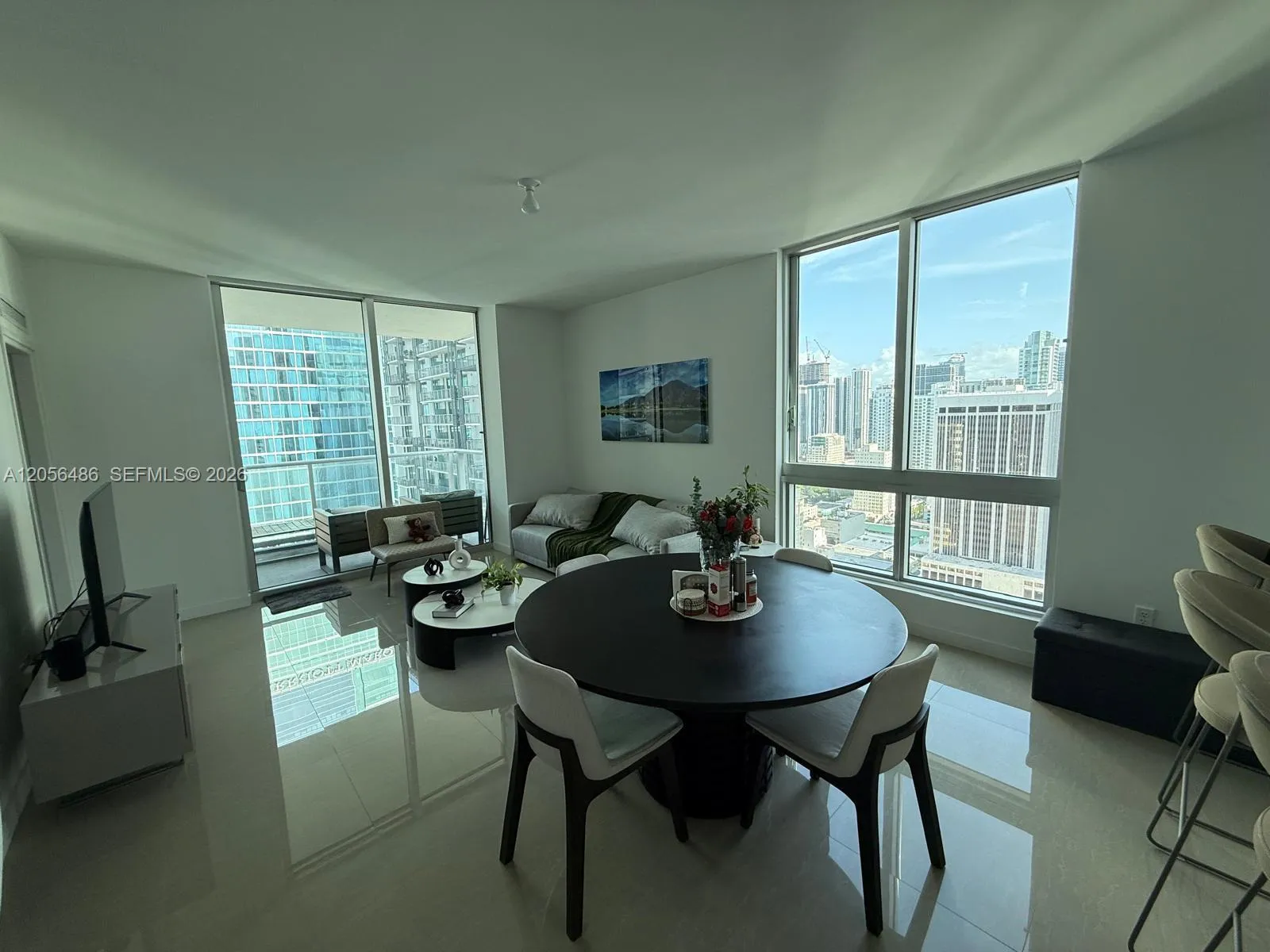 Foto de propiedad en 300 S Biscayne Boulevard T-3301, Miami, FL 33131 Miami con MLS#