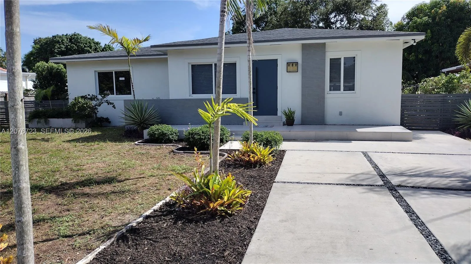 Foto de propiedad en 300 S Biscayne River Drive, Miami, FL 33169 Miami con MLS# 