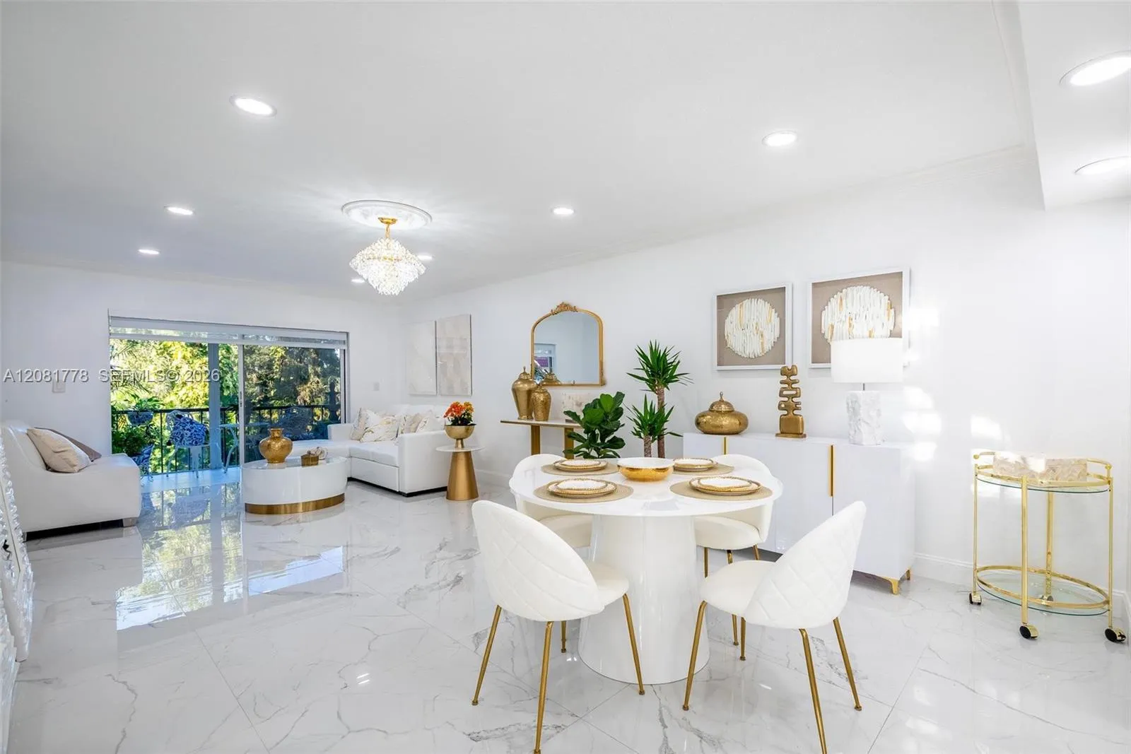 Foto de propiedad en 300 S Hollybrook Drive 310, Pembroke Pines, FL 33025 Pembroke Pines con MLS# 