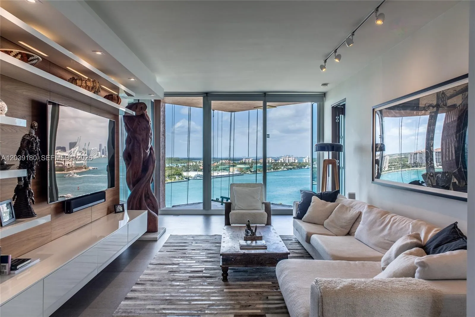 Alquilada 300 S Pointe Drive 1502, Miami Beach, FL 33139, Miami Beach, FL 33139