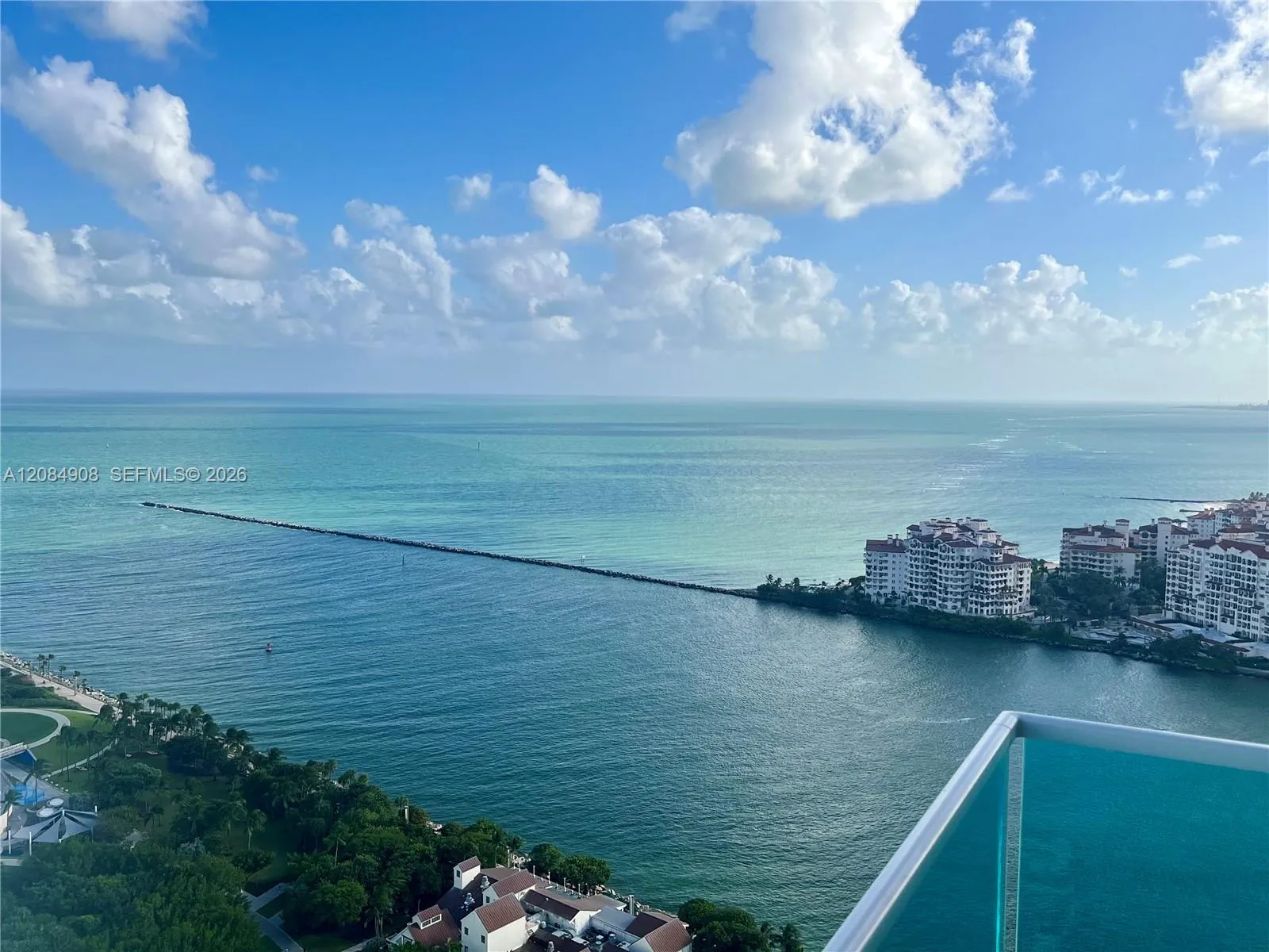 Alquilada 300 S Pointe Drive 3601, Miami Beach, FL 33139, Miami Beach, FL 33139