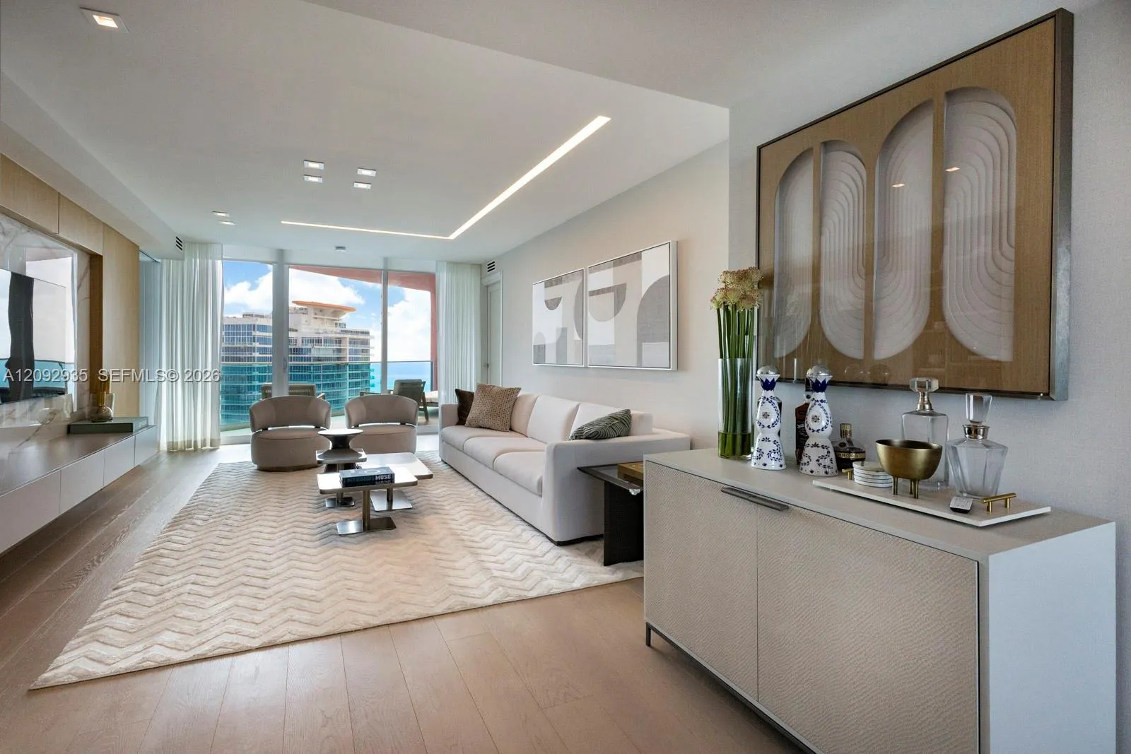 En Venta 300 S Pointe Drive 4206, Miami Beach, FL 33139, Miami Beach, FL 33139