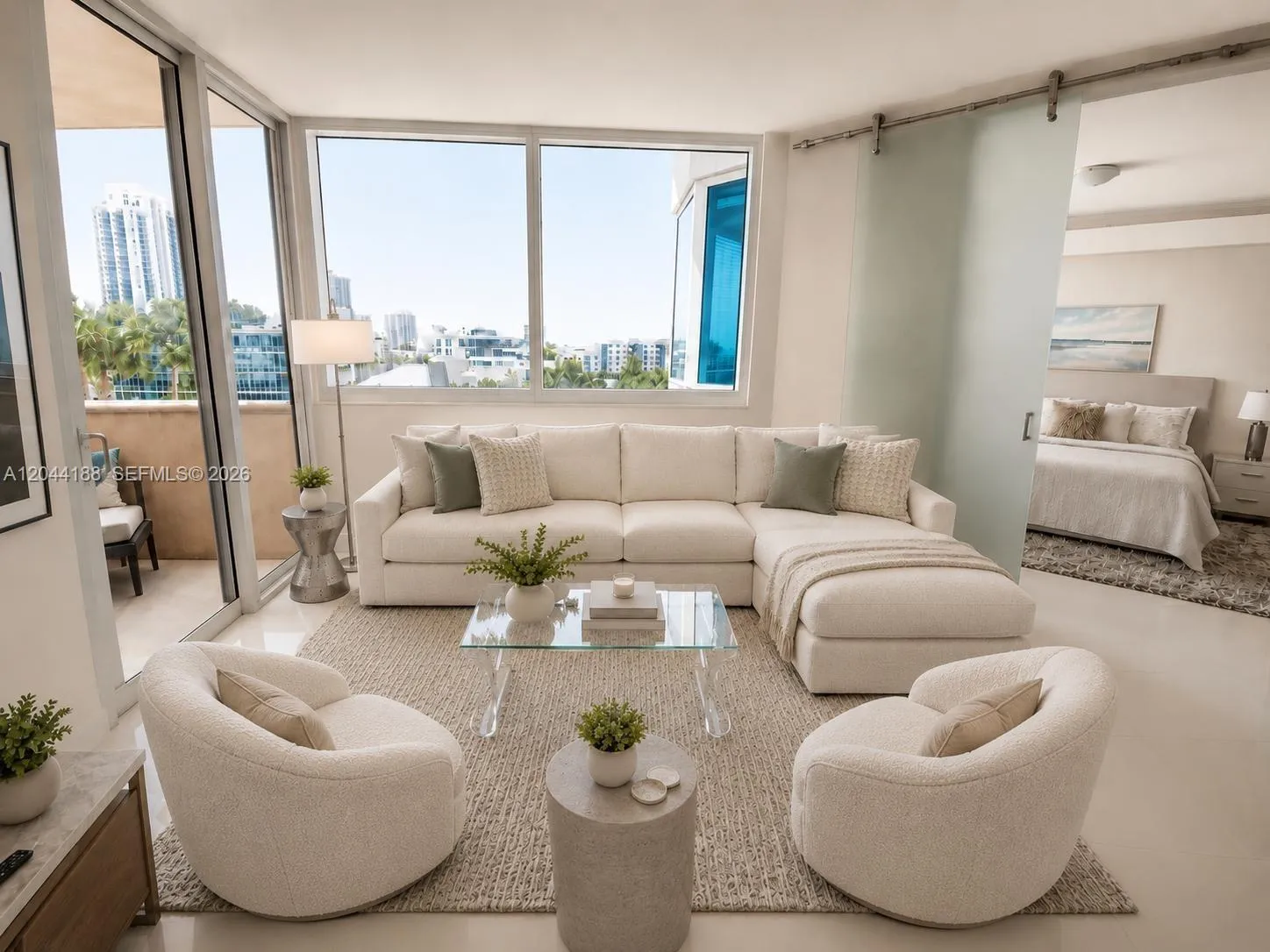 Alquilada 300 S Pointe Drive 706, Miami Beach, FL 33139, Miami Beach, FL 33139