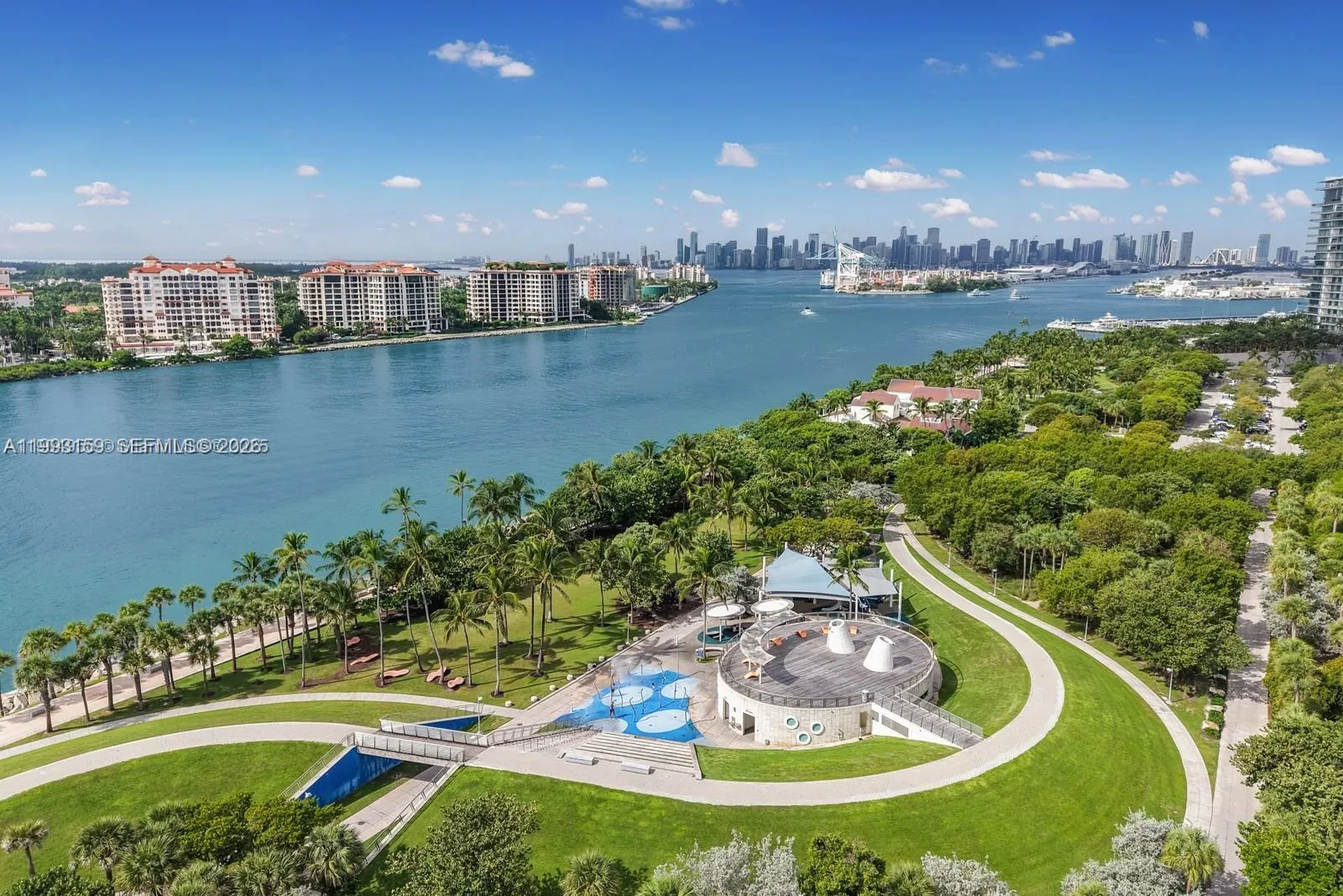 Foto de propiedad en 300 S Pointe Drive 801, Miami Beach, FL 33139 Miami Beach con MLS# 