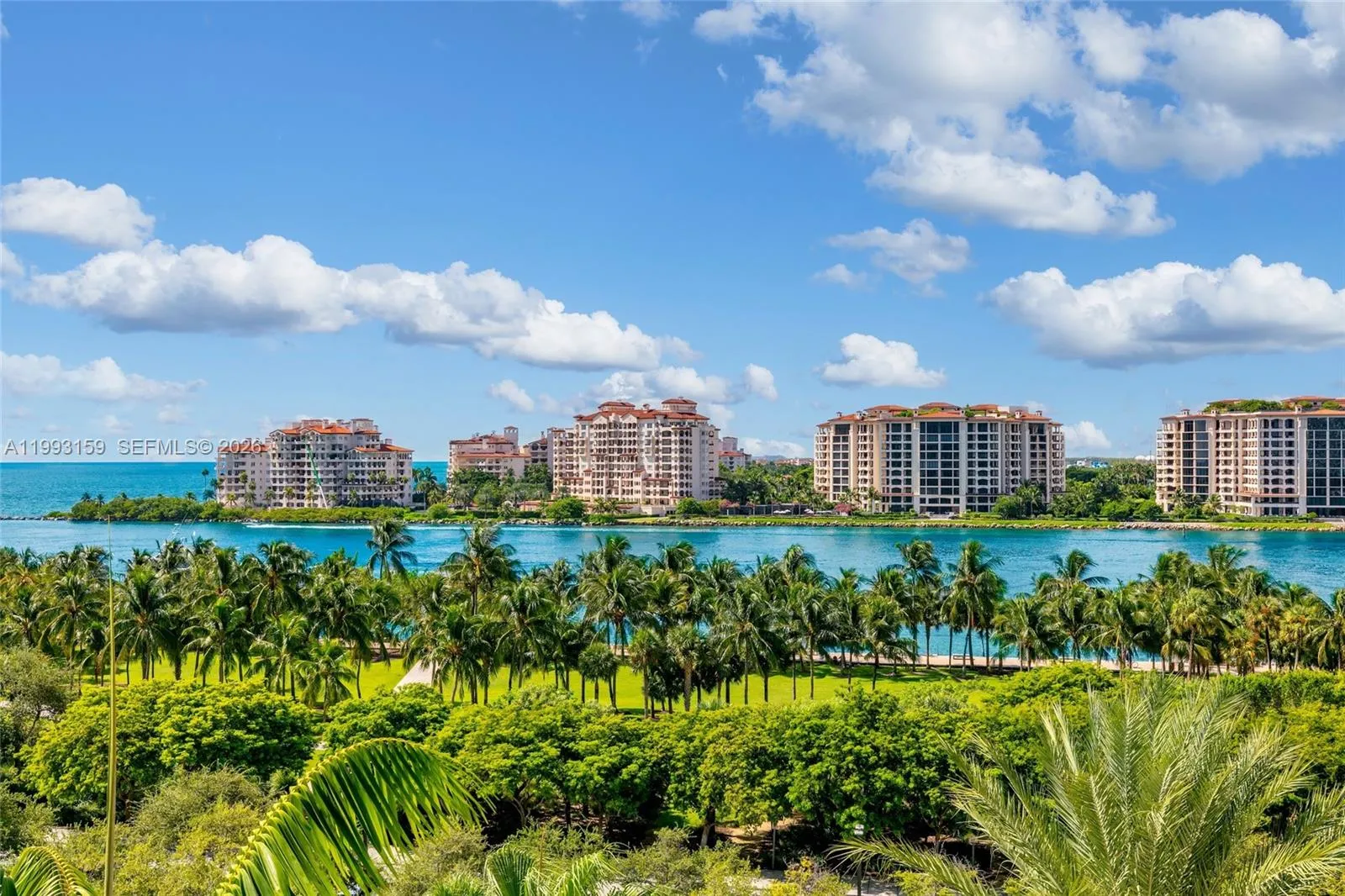 Foto de propiedad en 300 S Pointe Drive 801, Miami Beach, FL 33139 Miami Beach con MLS#