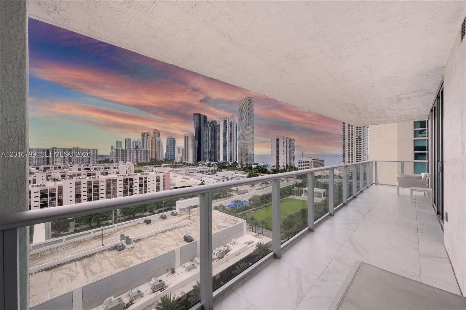 Foto de propiedad en 300 Sunny Isles Boulevard 4-1501, Sunny Isles Beach, FL 33160 Sunny Isles Beach con MLS# 