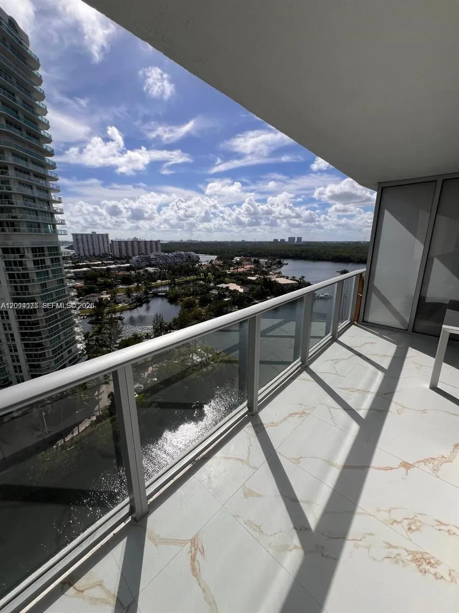 En Venta 300 Sunny Isles Boulevard 4-1504, Sunny Isles Beach, FL 33160, Sunny Isles Beach, FL 33160