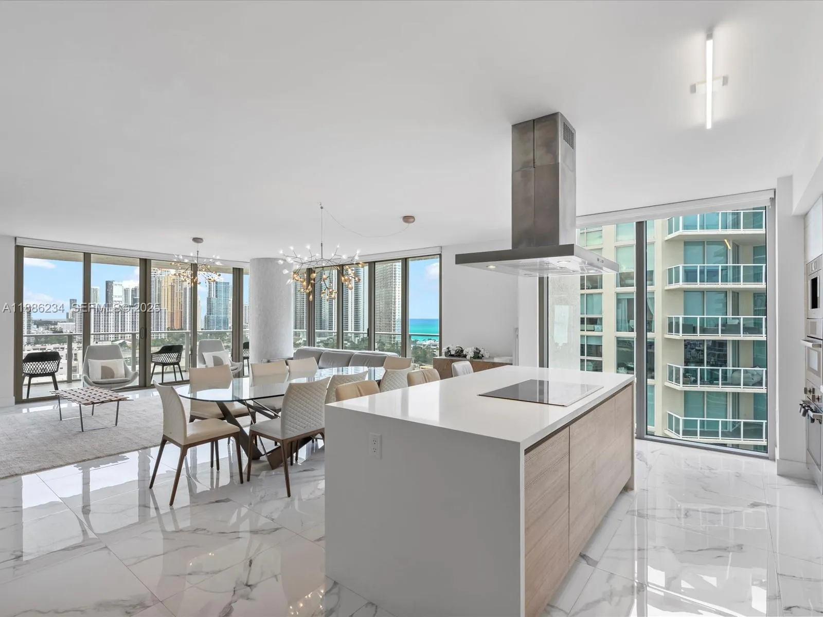 Foto de propiedad en 300 Sunny Isles Boulevard 4-1601, Sunny Isles Beach, FL 33160 Sunny Isles Beach con MLS# 