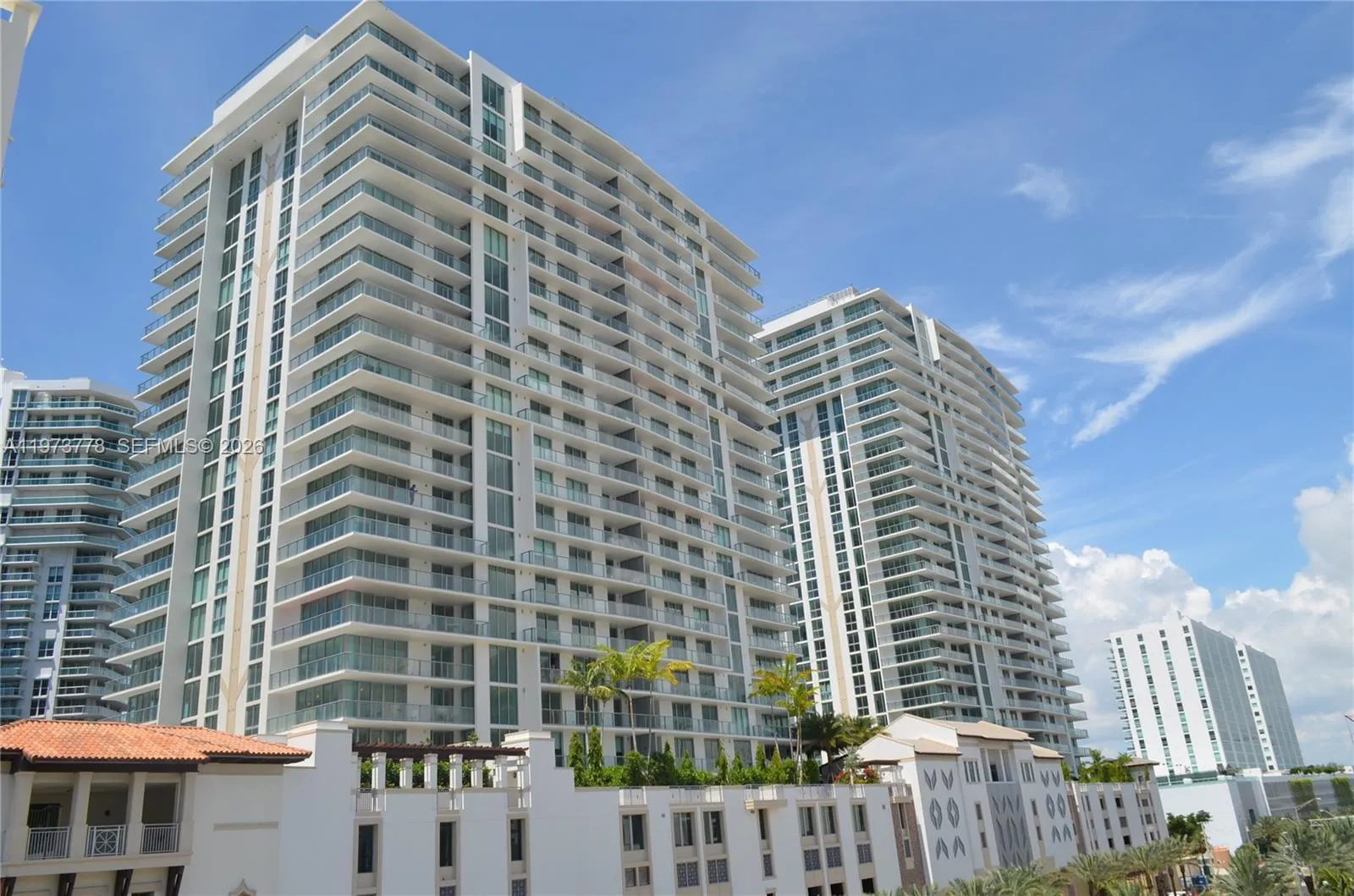Foto de propiedad en 300 Sunny Isles Boulevard 4-1705, Sunny Isles Beach, FL 33160 Sunny Isles Beach con MLS# 
