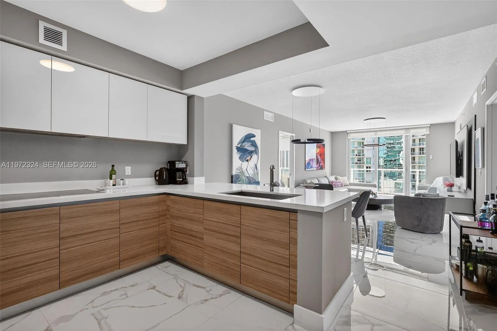 Foto de propiedad en 300 Sunny Isles Boulevard 4-804, Sunny Isles Beach, FL 33160 Sunny Isles Beach con MLS# 