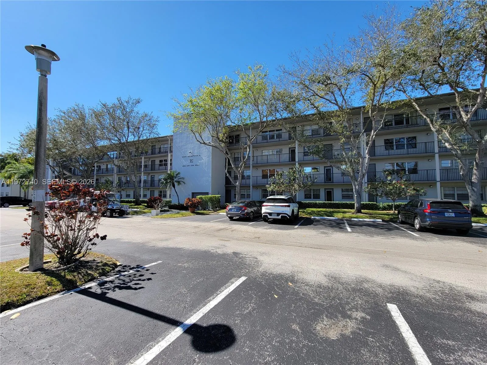 Foto de propiedad en 300 SW 134th Way 113E, Pembroke Pines, FL 33027 Pembroke Pines con MLS# 