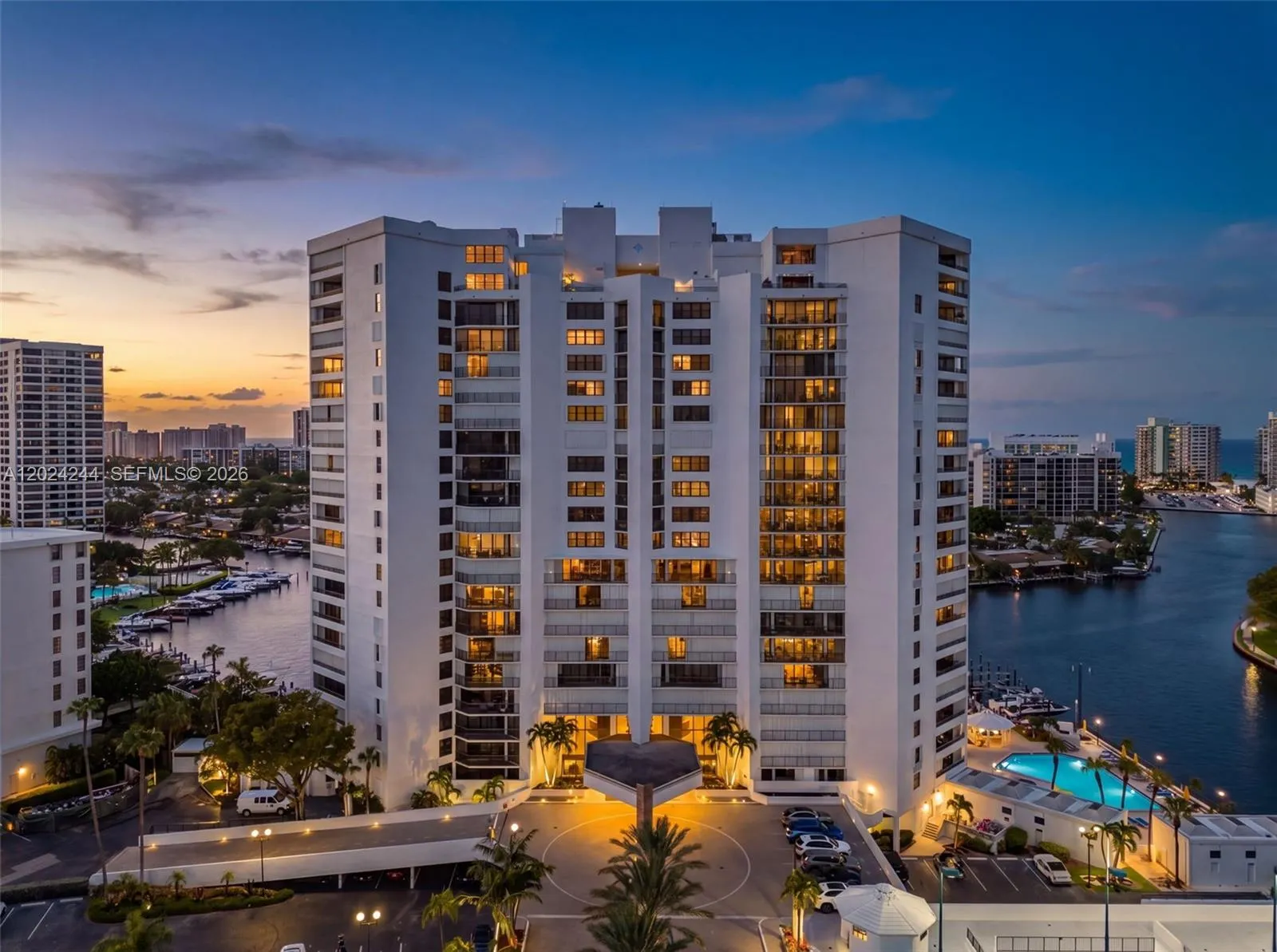 Foto de propiedad en 300 Three Islands Boulevard 710, Hallandale Beach, FL 33009 Hallandale Beach con MLS# 