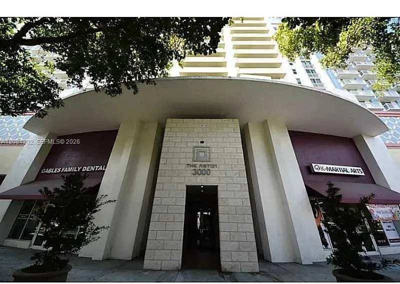 Foto de propiedad en 3000 Coral Way 1201, Miami, FL 33145 Miami con MLS# 