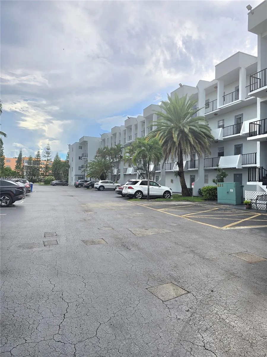 En Renta 3000 E Sunrise Lakes Drive 108, Sunrise, FL 33322, Sunrise, FL 33322