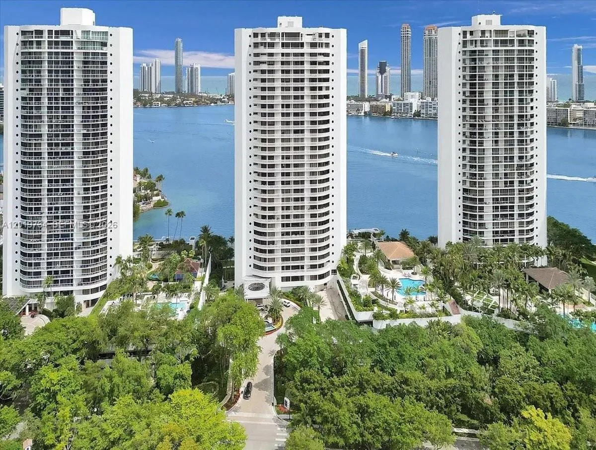 Vendido 3000 Island Boulevard 2802, Aventura, FL 33160, Aventura, FL 33160