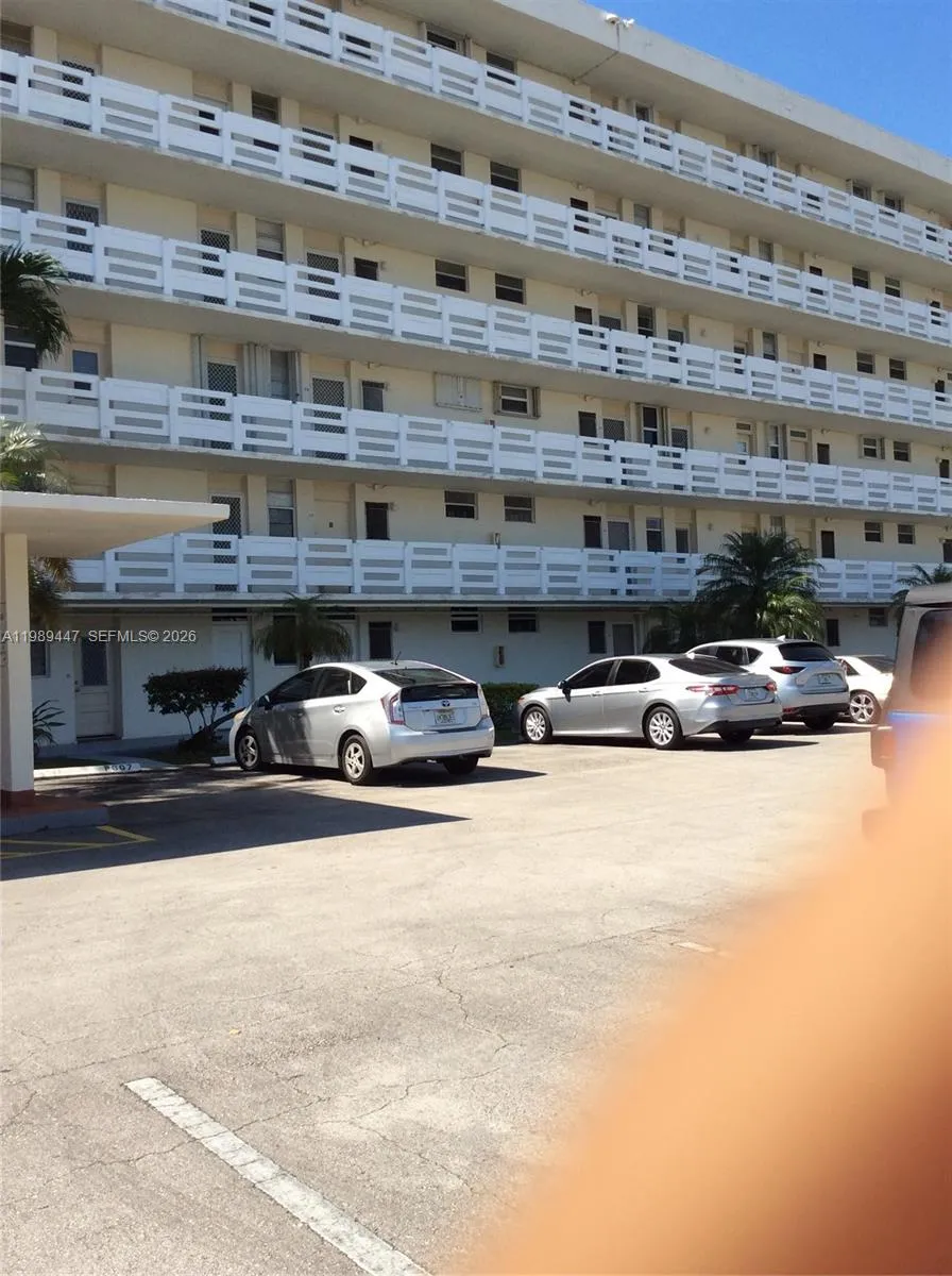 Foto de propiedad en 3000 Marcos Drive P304, Aventura, FL 33160 Aventura con MLS# 