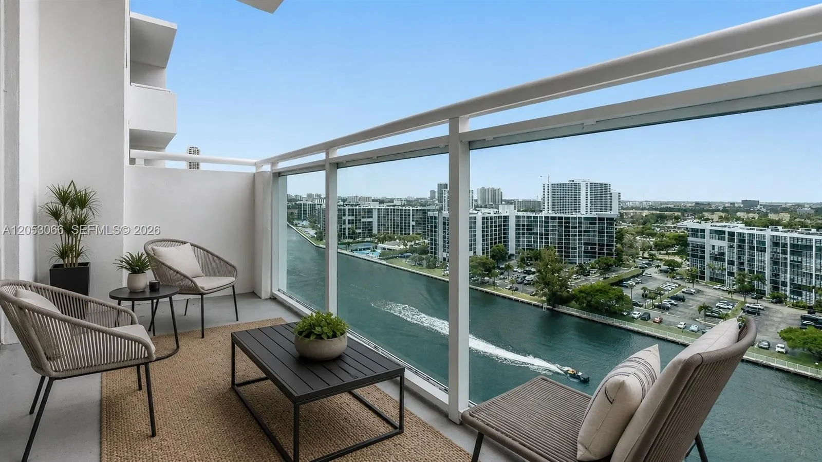 Foto de propiedad en 3000 S Ocean Drive 1516, Hollywood, FL 33019 Hollywood con MLS#