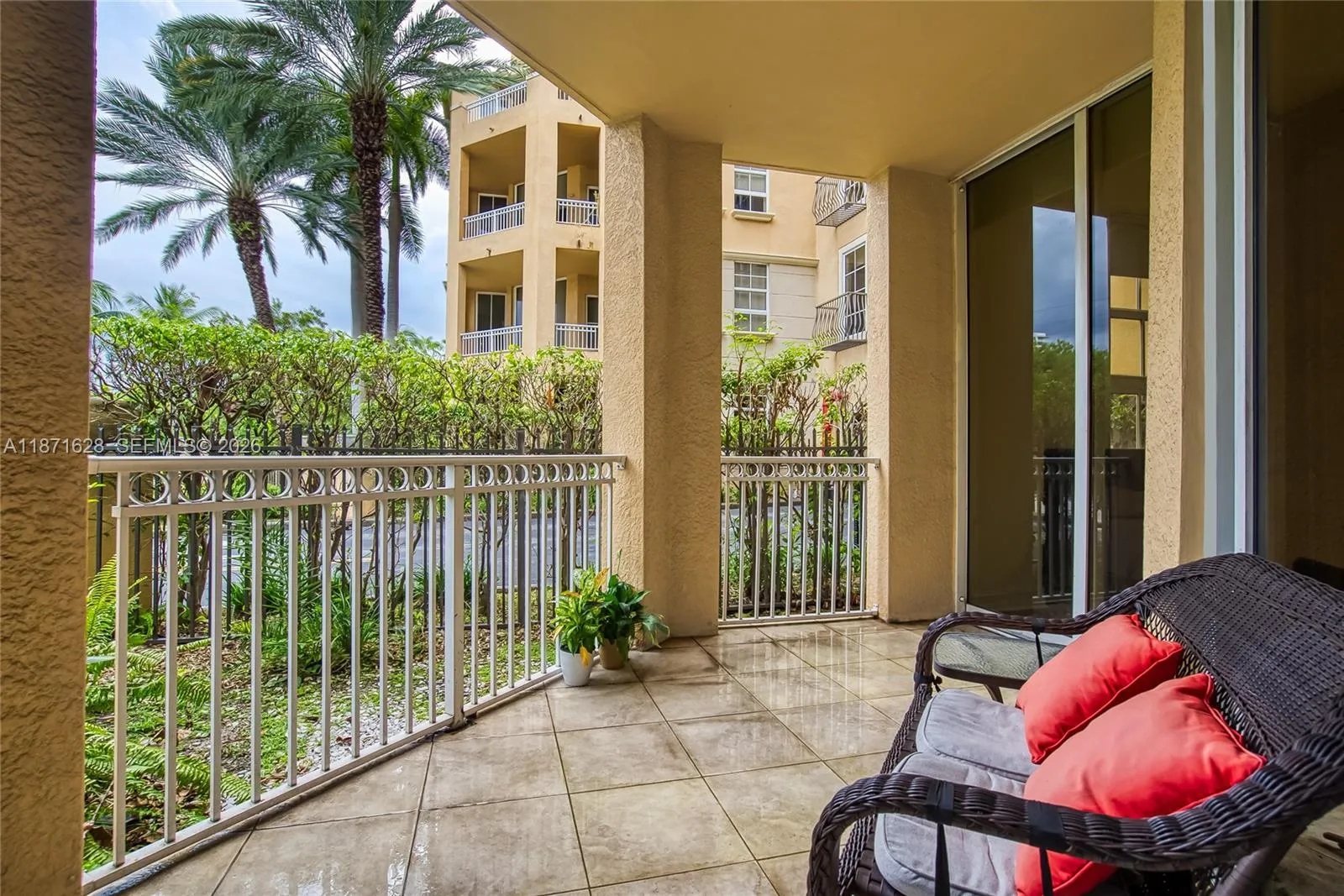 Foto de propiedad en 3001 NE 185th Street 135, Aventura, FL 33180 Aventura con MLS# 