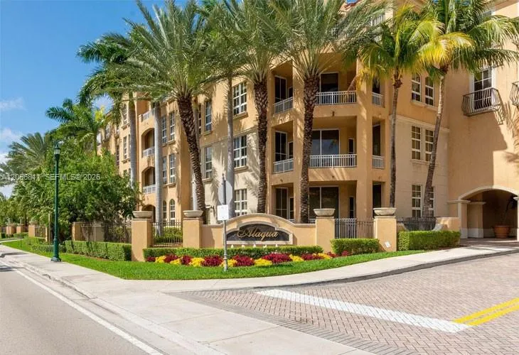 Foto de propiedad en 3001 NE 185th Street 431, Aventura, FL 33180 Aventura con MLS# 