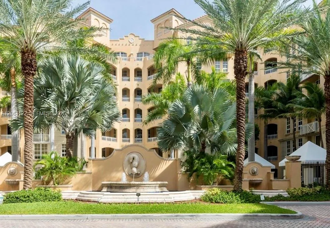 Foto de propiedad en 3001 NE 185th Street 710, Aventura, FL 33180 Aventura con MLS# 