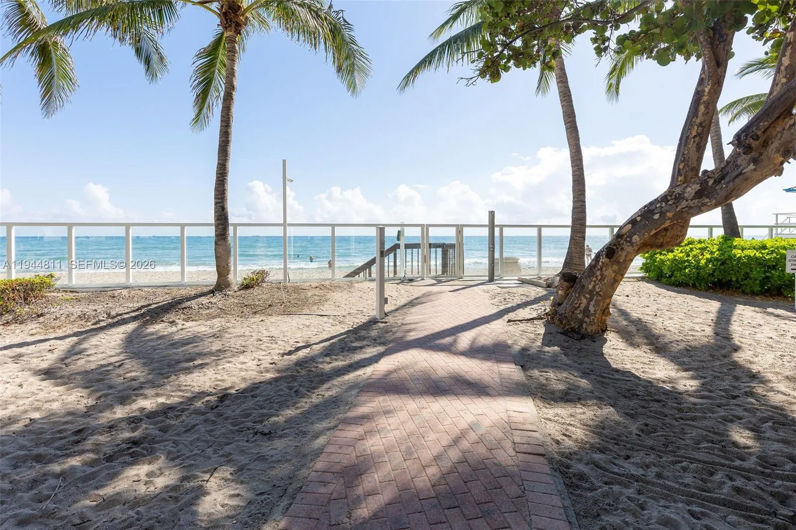 Foto de propiedad en 3001 S Ocean Drive 227, Hollywood, FL 33019 Hollywood con MLS# 