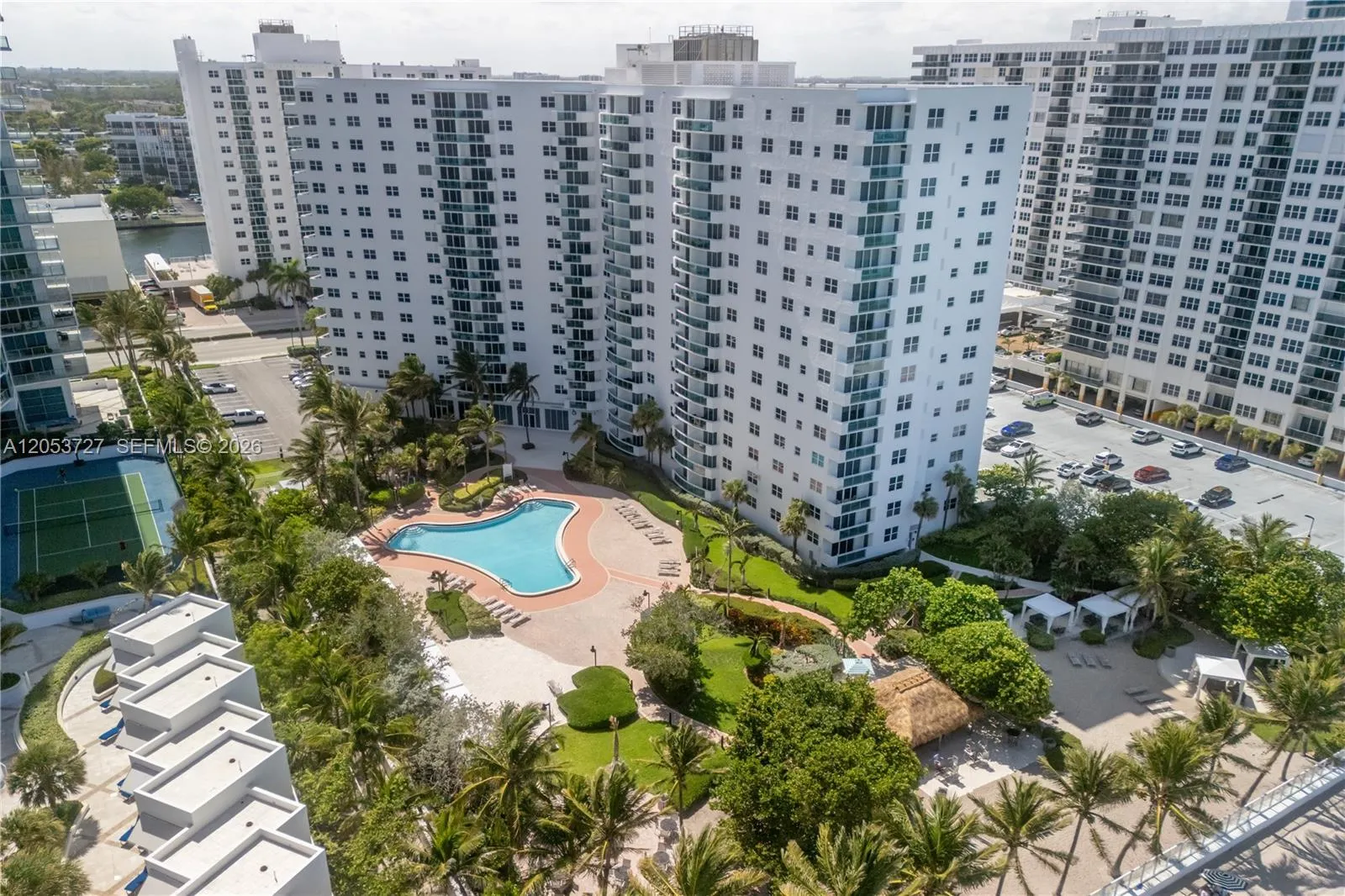Foto de propiedad en 3001 S Ocean Drive 317, Hollywood, FL 33019 Hollywood con MLS# 