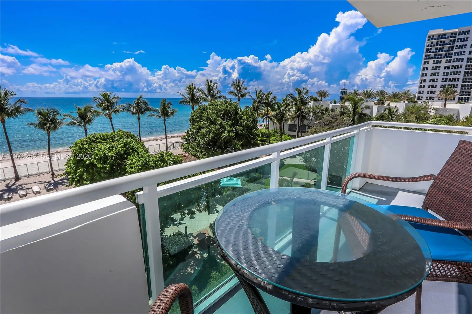 Foto de propiedad en 3001 S Ocean Drive 411, Hollywood, FL 33019 Hollywood con MLS# 