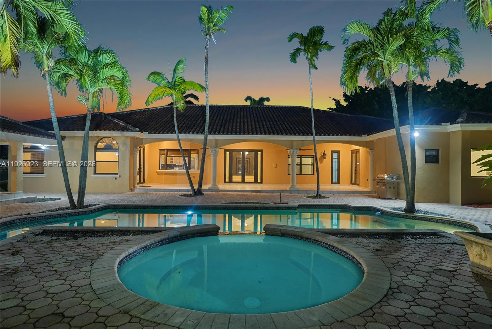 Foto de propiedad en 3001 SW 132nd Avenue, Miami, FL 33175 Miami con MLS# 