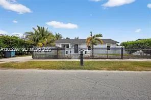 Foto de propiedad en 30011 SW 149 Avenue, Homestead, FL 33033 Homestead con MLS# 