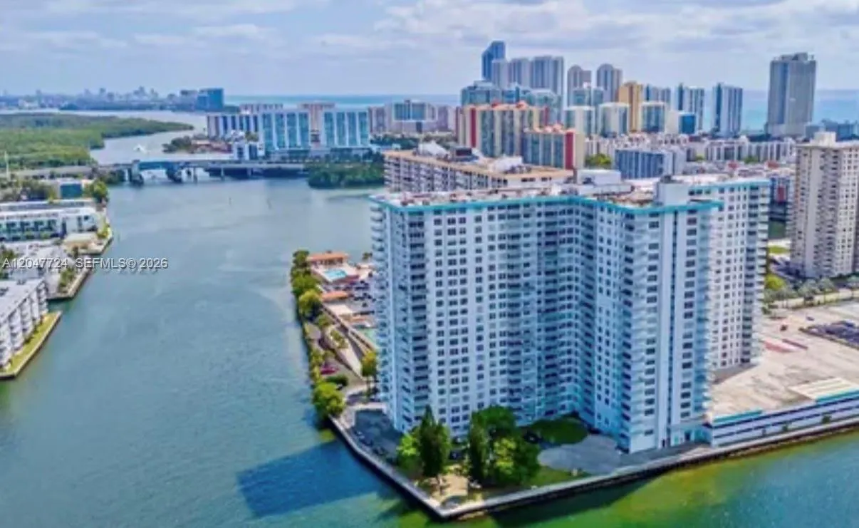 Foto de propiedad en 301 174th Street 1208, Sunny Isles Beach, FL 33160 Sunny Isles Beach con MLS# 