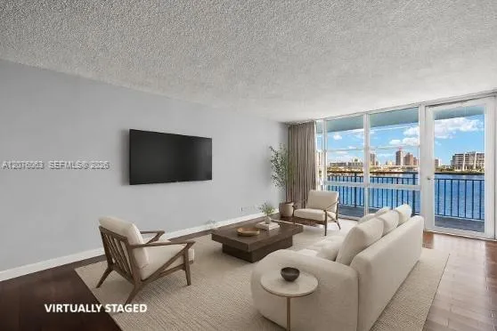 Foto de propiedad en 301 174th Street 901, Sunny Isles Beach, FL 33160 Sunny Isles Beach con MLS# 