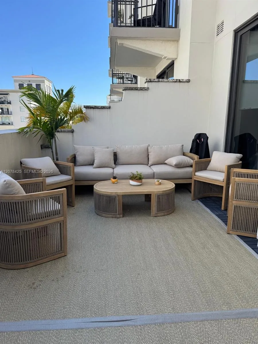 En Renta 301 Altara Avenue 403, Coral Gables, FL 33146, Coral Gables, FL 33146