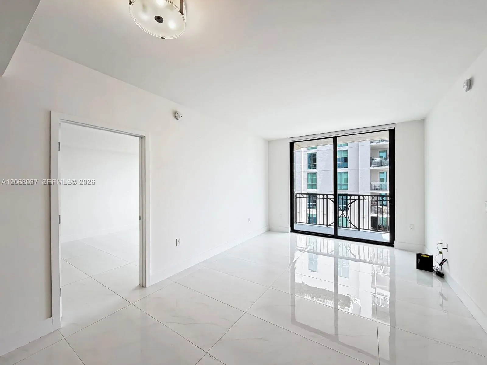 Foto de propiedad en 301 Altara Avenue 609, Coral Gables, FL 33146 Coral Gables con MLS# 