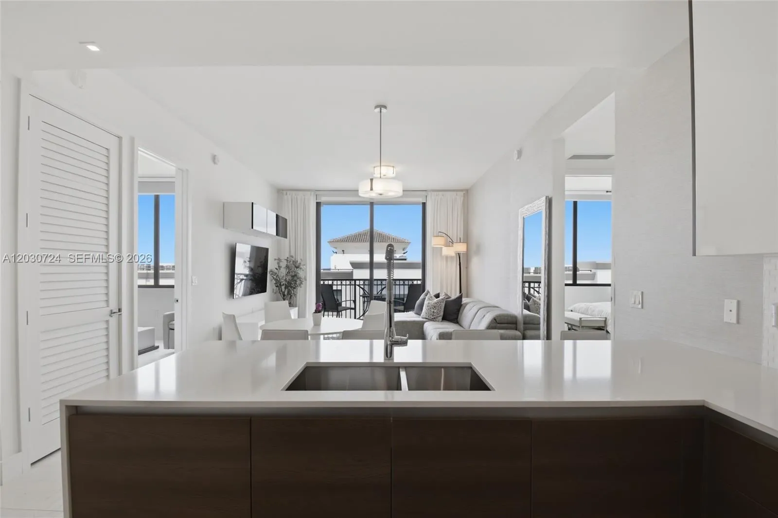 Foto de propiedad en 301 Altara Avenue LPH902, Coral Gables, FL 33146 Coral Gables con MLS# 