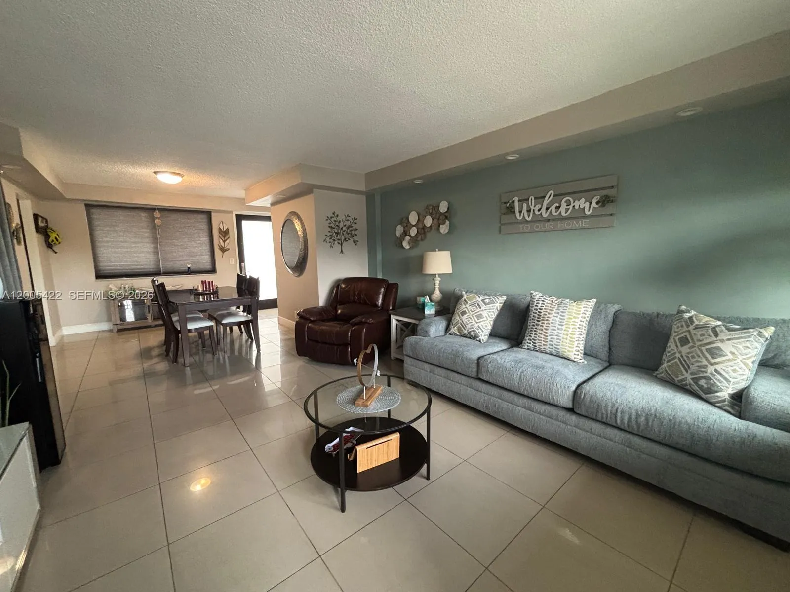 Foto de propiedad en 301 Golden Isles Drive 409, Hallandale Beach, FL 33009 Hallandale Beach con MLS# 