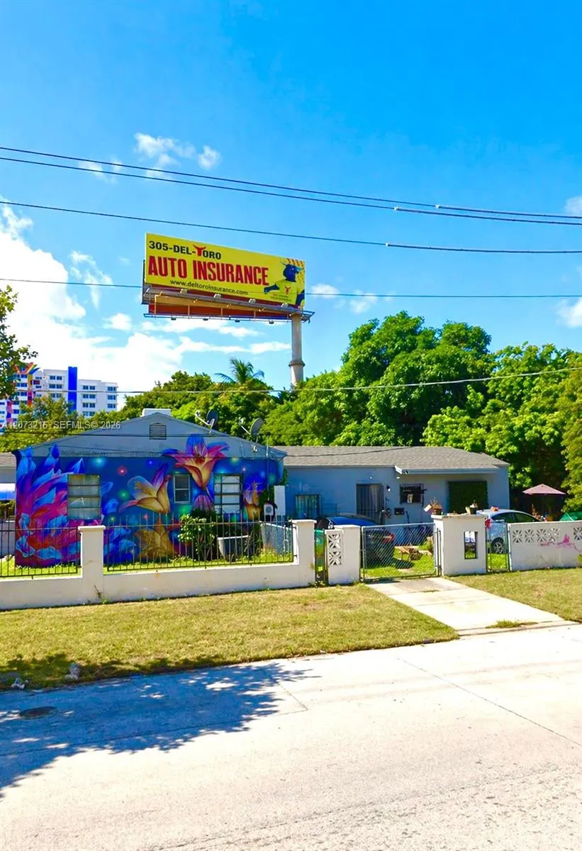 Foto de propiedad en 301 NW 37th Street CU1, Miami, FL 33127 Miami con MLS# 