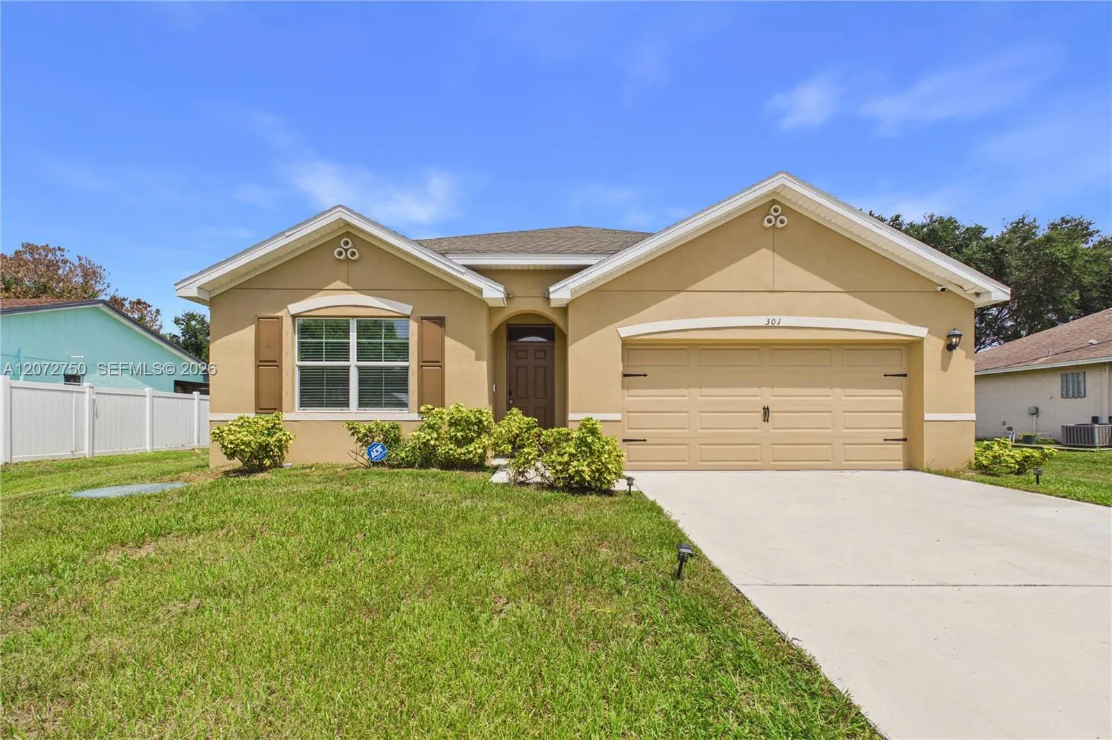 Foto de propiedad en 301 SE Volkerts Terrace, Port St. Lucie, FL 34983 Port St. Lucie con MLS# 