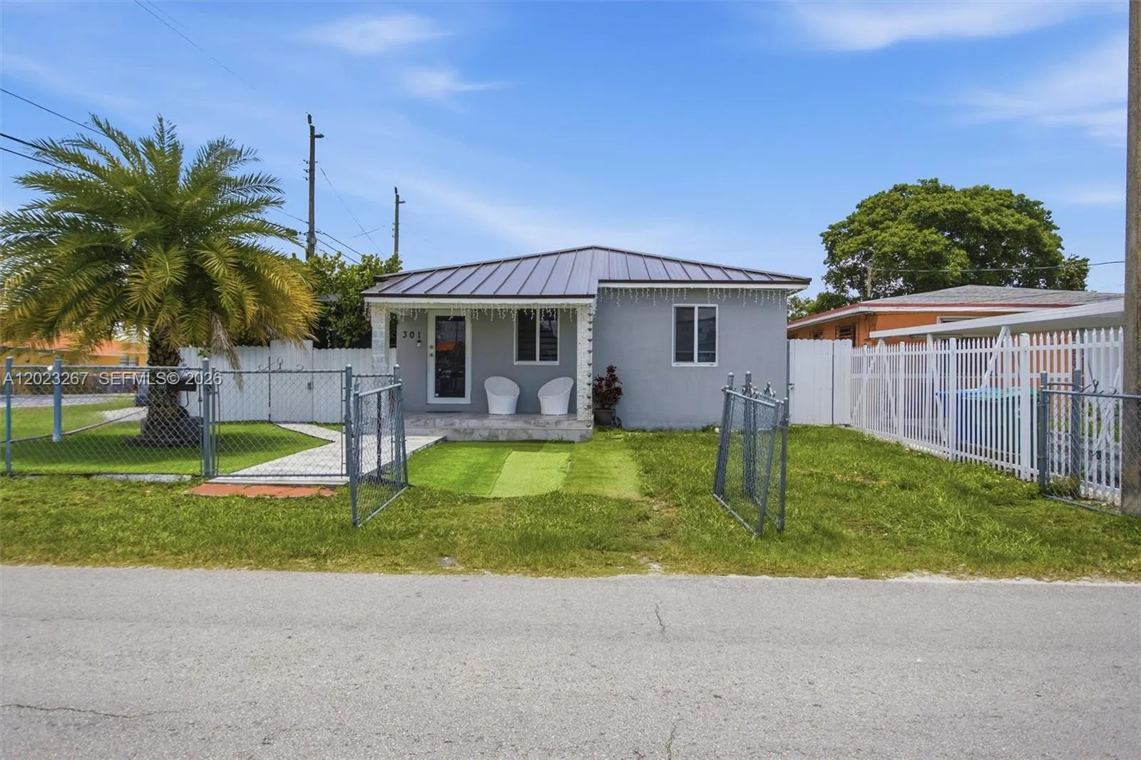 Foto de propiedad en 301 SW 36th Avenue, Miami, FL 33135 Miami con MLS# 